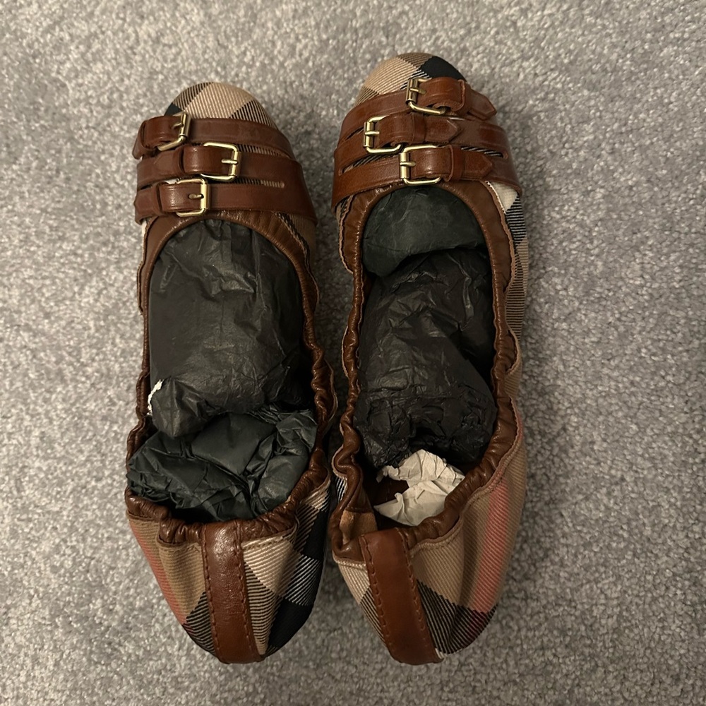 Burberry Checkered Flats with Brown Leather Accents